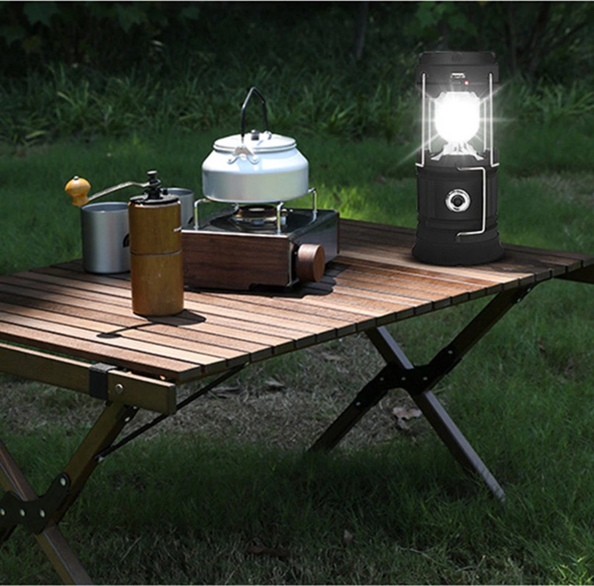 Merkloos Xtraworks - Multifunctionele Solar LED Campinglamp Met Handvatten - IPX 45 Waarde, USB-lader En Powerbank - Mat Zwart - Afbeelding 4